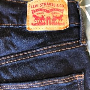 Size 27 Skinny Slimming Levi’s